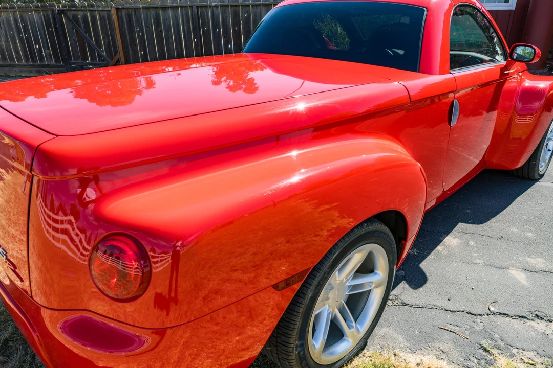 2004 Chevrolet SSR - Image 13 of 31