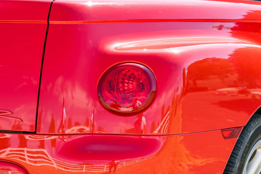 2004 Chevrolet SSR - Image 23 of 31