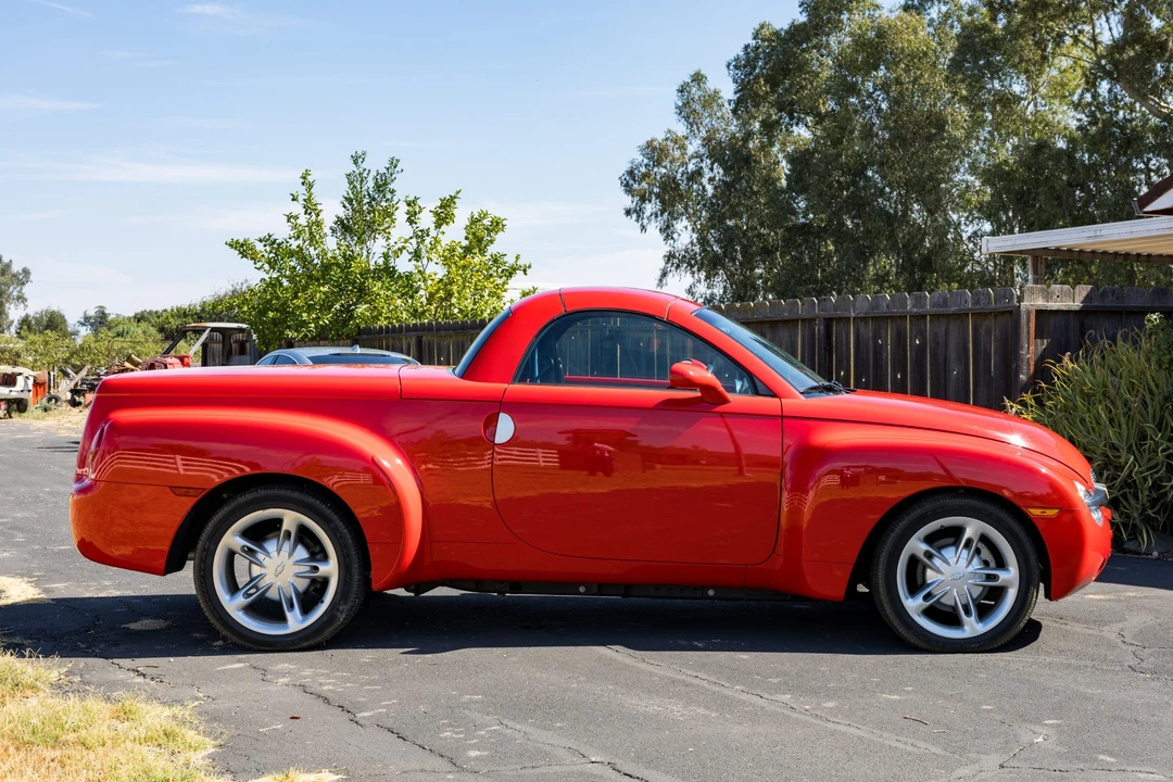 2004 Chevrolet SSR - Image 6 of 31