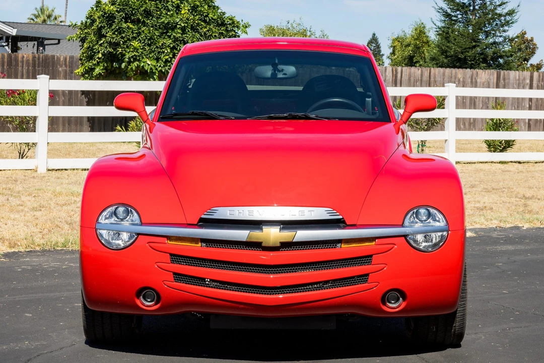 2004 Chevrolet SSR - Image 8 of 31