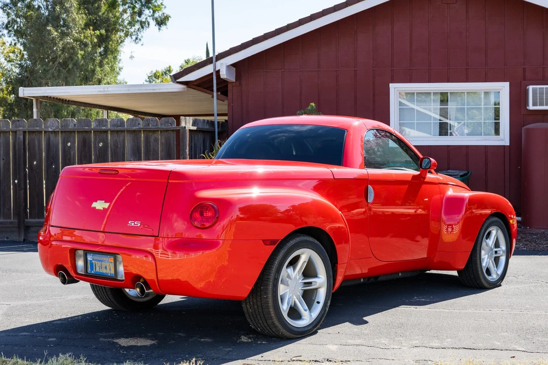 2004 Chevrolet SSR - Image 5 of 31