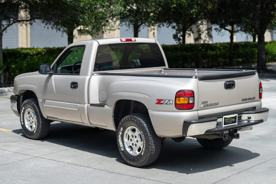 2004 Chevrolet Silverado 1st Gen - Image 10 of 31