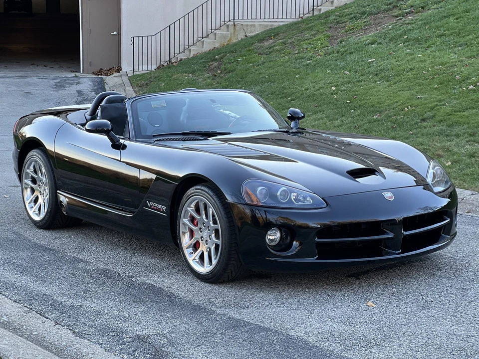 2004 Dodge Viper 3rd Gen - Image 2 of 31