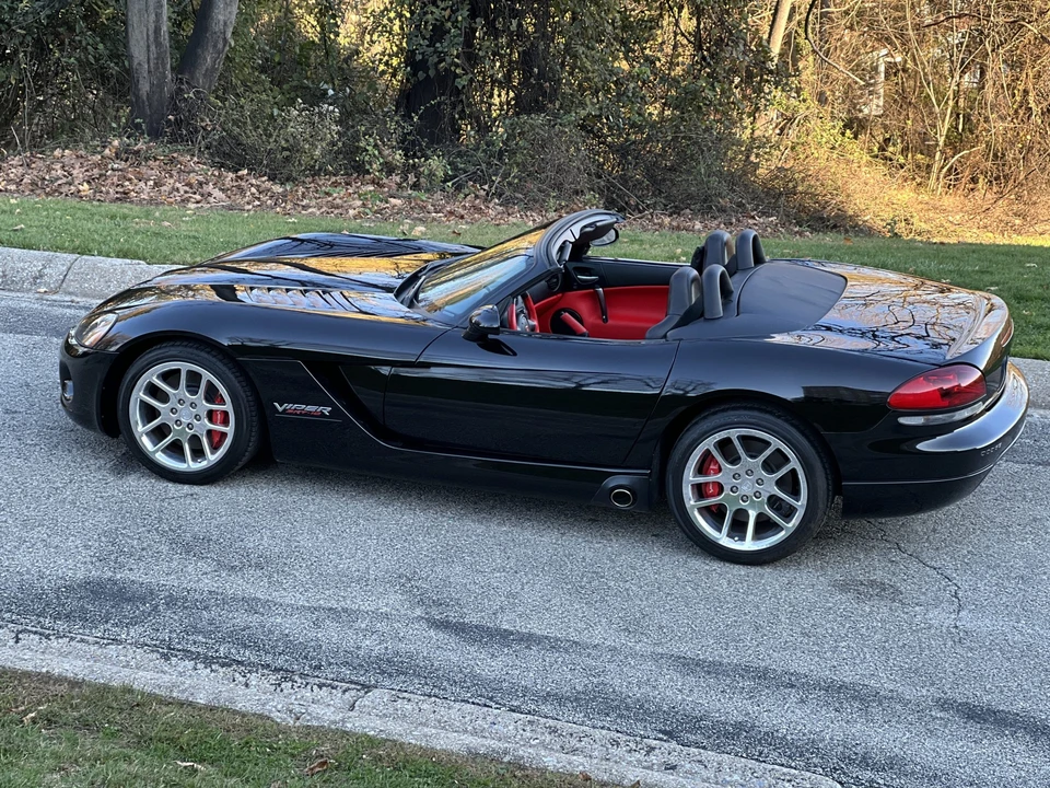 2004 Dodge Viper 3rd Gen - Image 17 of 31