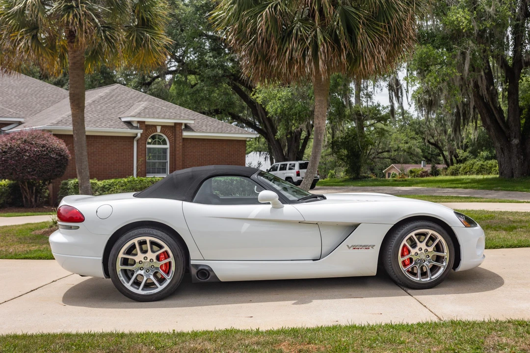 2004 Dodge Viper 3rd Gen - Image 9 of 31