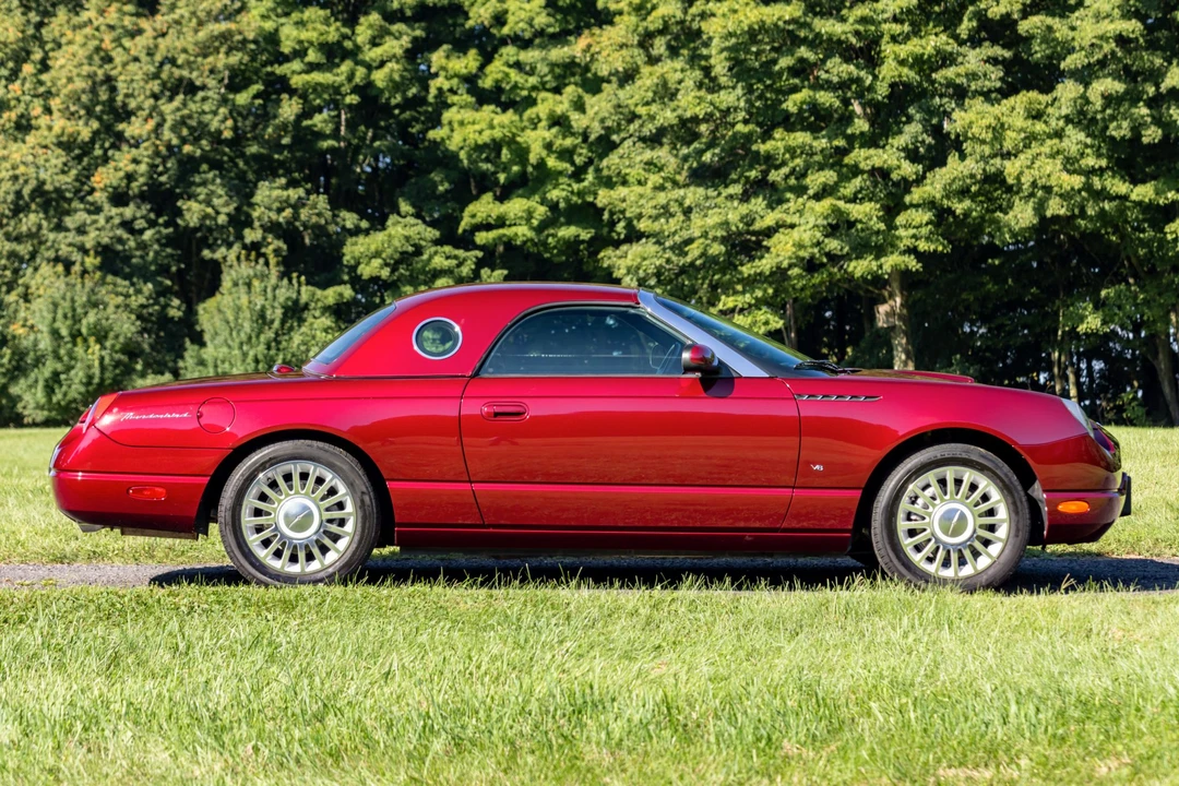 2004 Ford Thunderbird 11th Gen - Image 21 of 31