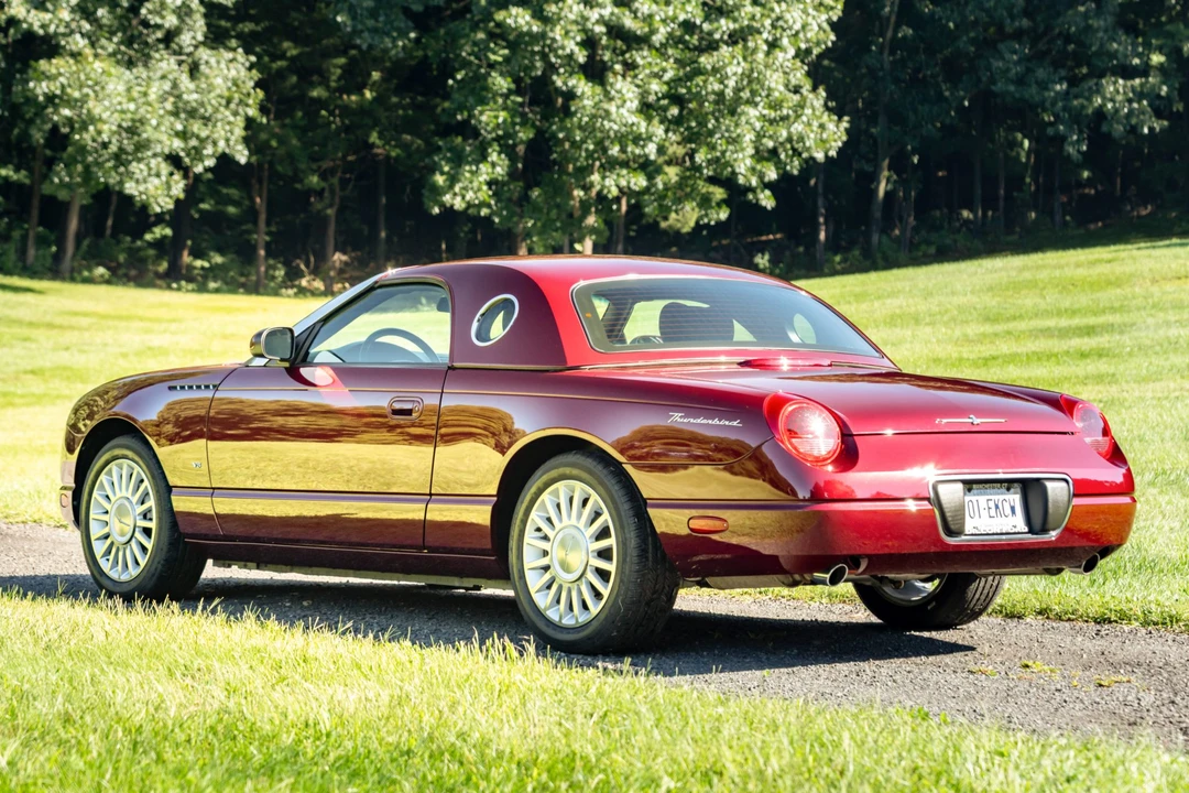2004 Ford Thunderbird 11th Gen - Image 17 of 31
