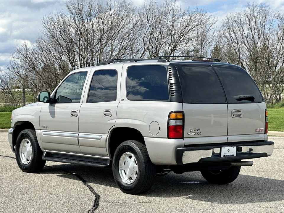 2004 GMC Yukon 2nd Gen - Image 14 of 31