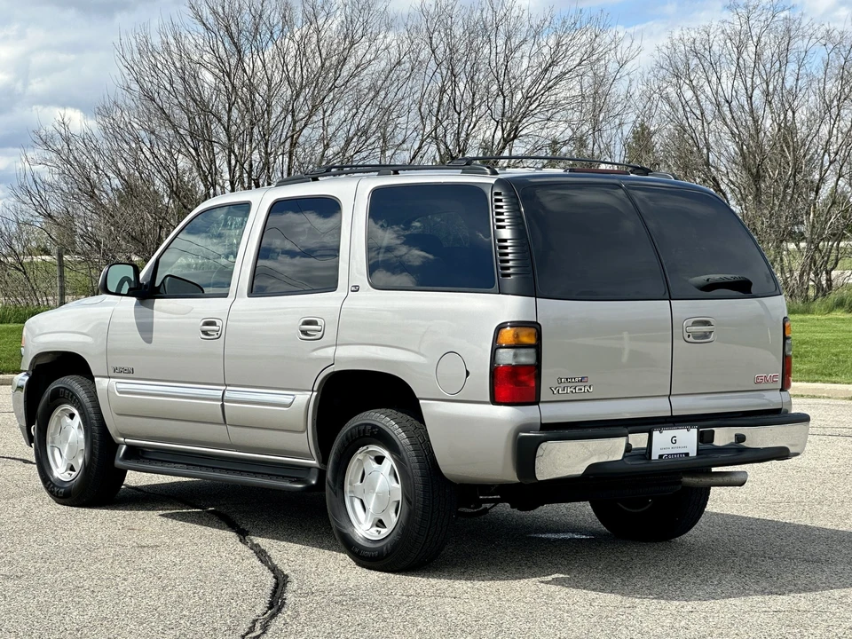 2004 GMC Yukon 2nd Gen - Image 15 of 31