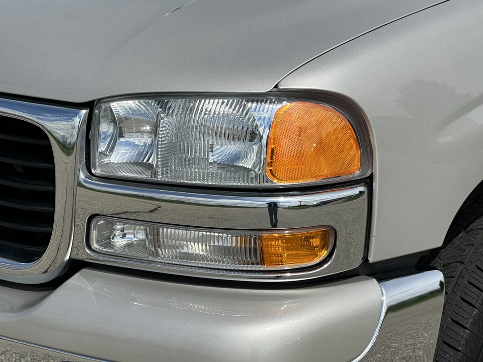 2004 GMC Yukon 2nd Gen - Image 24 of 31