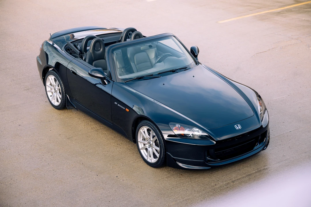 2004 Honda AP2 S2000 - Image 2 of 31