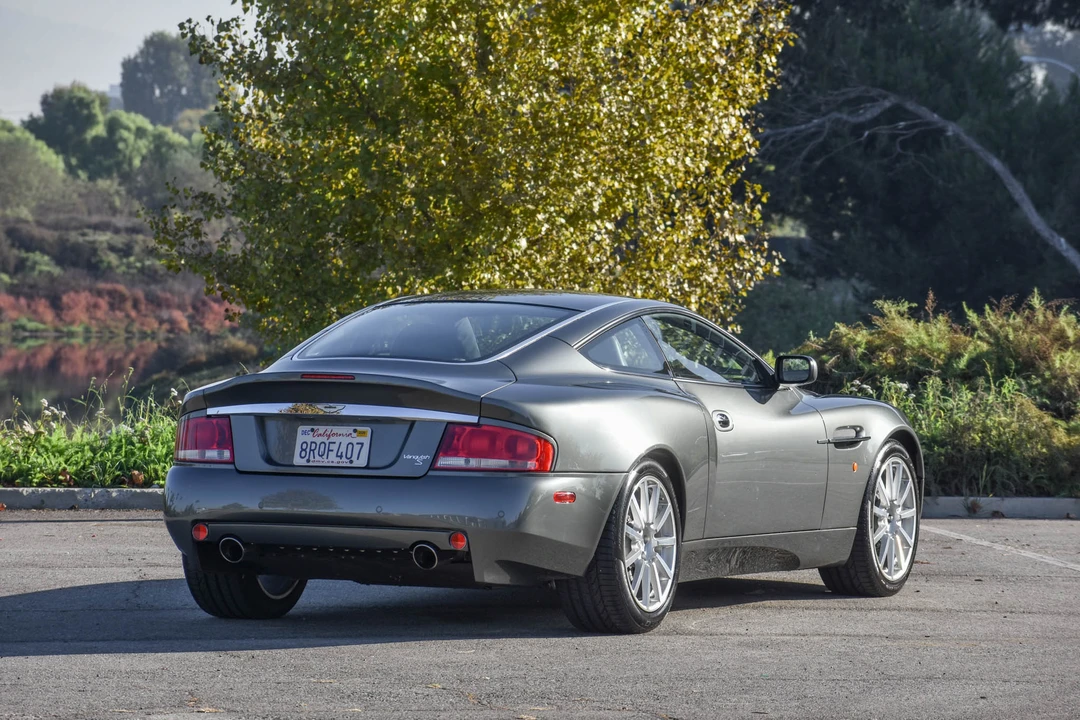2005 Aston Martin Vanquish 1st Gen - Image 18 of 31