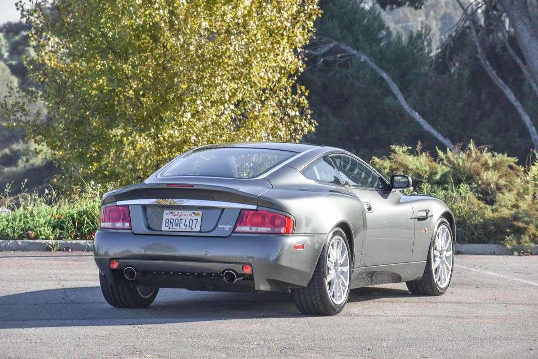 2005 Aston Martin Vanquish 1st Gen - Image 17 of 31