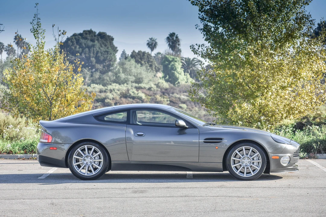 2005 Aston Martin Vanquish 1st Gen - Image 14 of 31