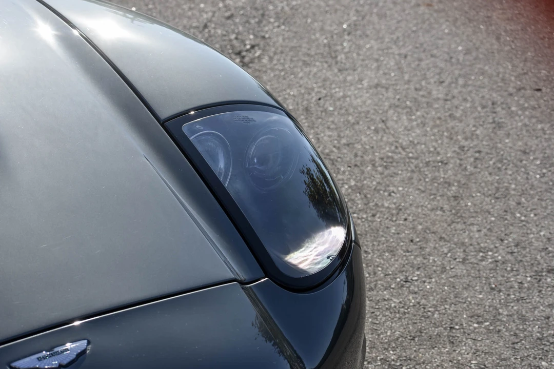 2005 Aston Martin Vanquish 1st Gen - Image 30 of 31