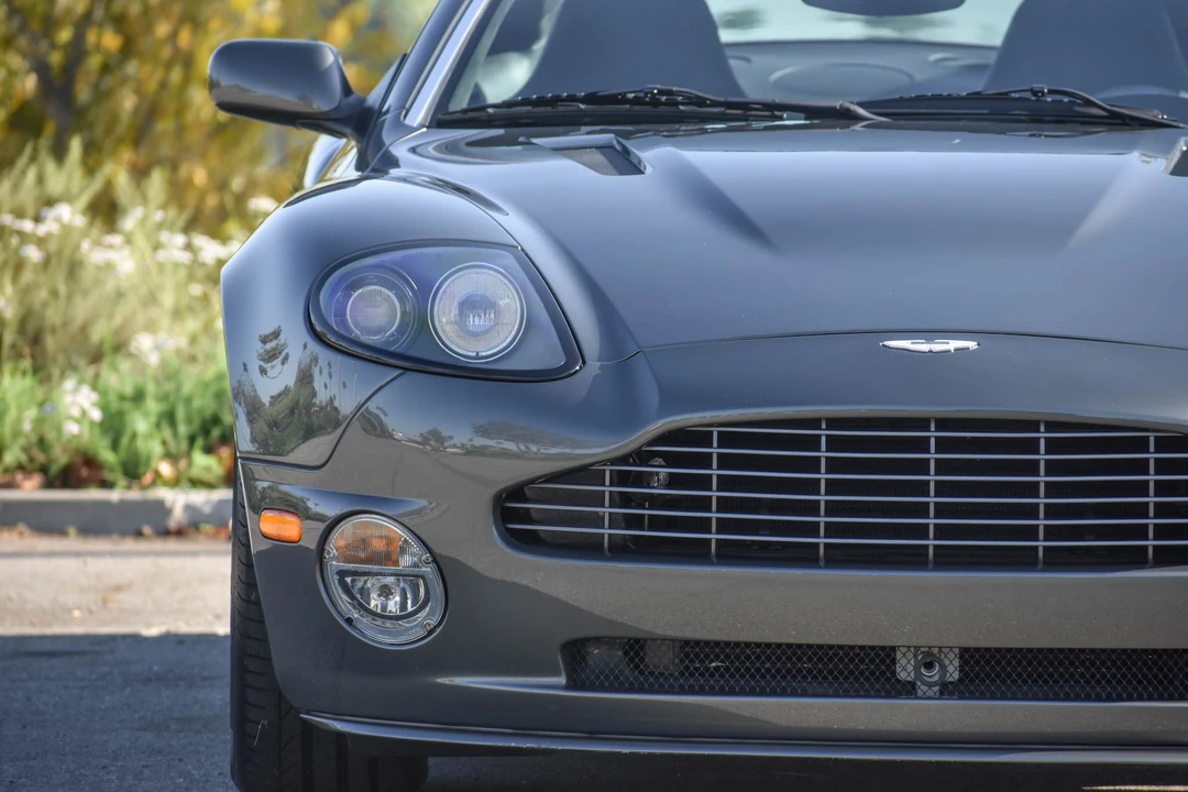2005 Aston Martin Vanquish 1st Gen - Image 26 of 31