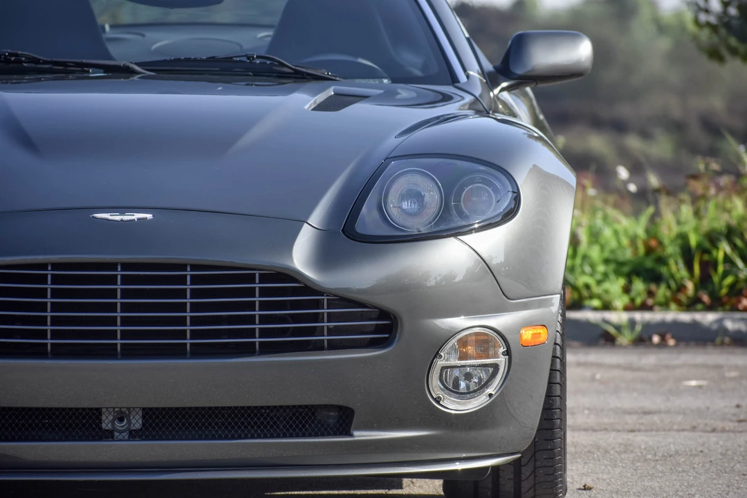 2005 Aston Martin Vanquish 1st Gen - Image 27 of 31