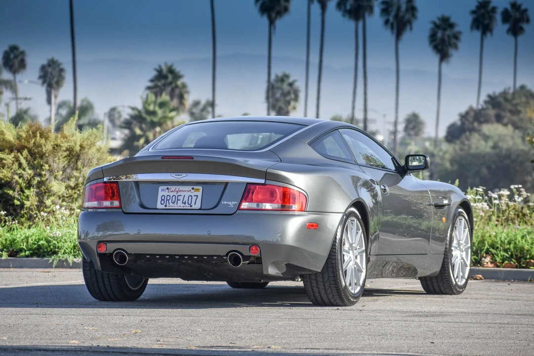 2005 Aston Martin Vanquish 1st Gen - Image 13 of 31