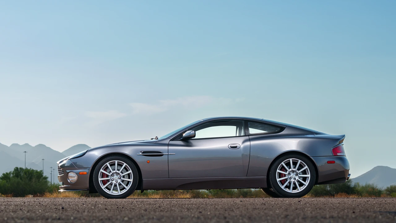 2005 Aston Martin Vanquish 1st Gen - Image 13 of 31