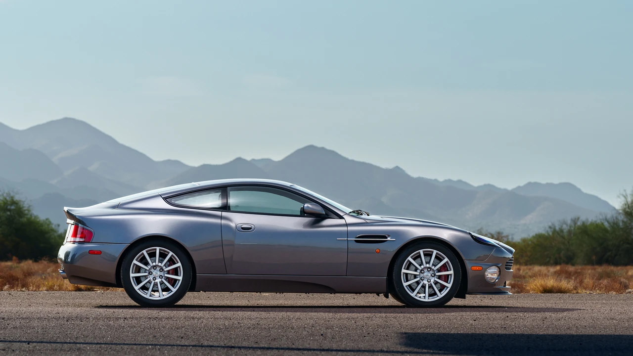 2005 Aston Martin Vanquish 1st Gen - Image 14 of 31