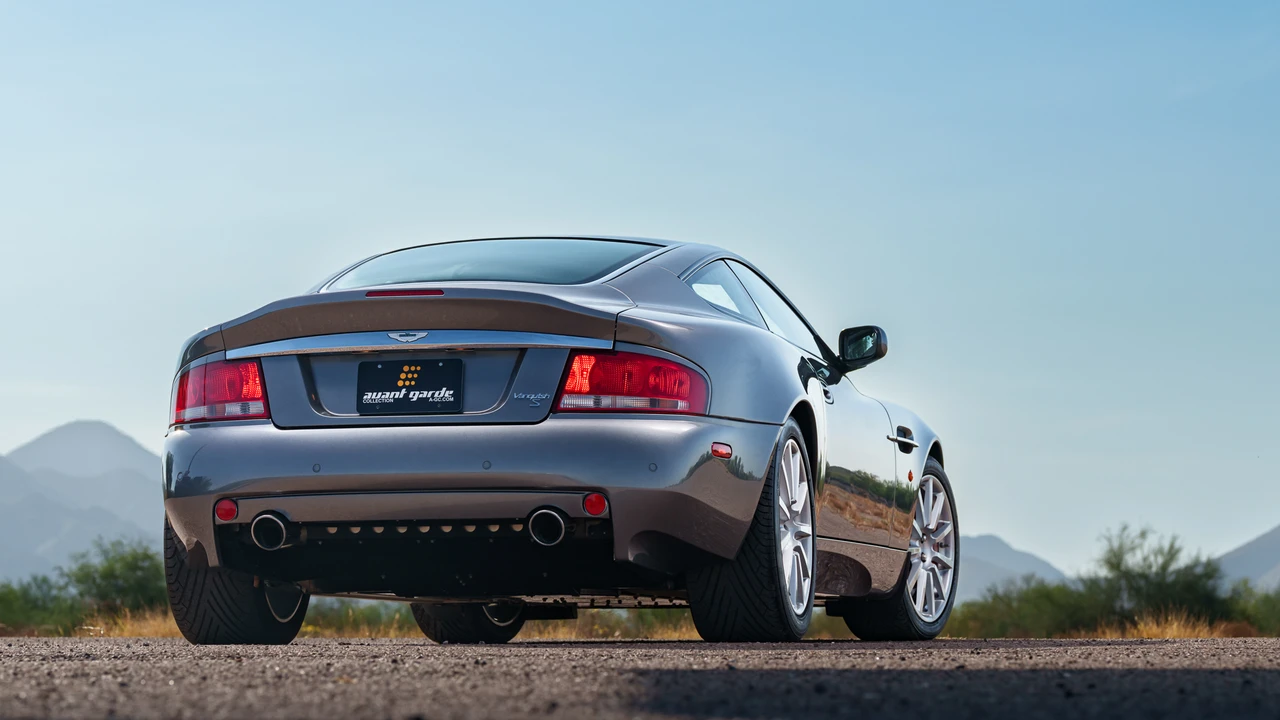 2005 Aston Martin Vanquish 1st Gen - Image 22 of 31