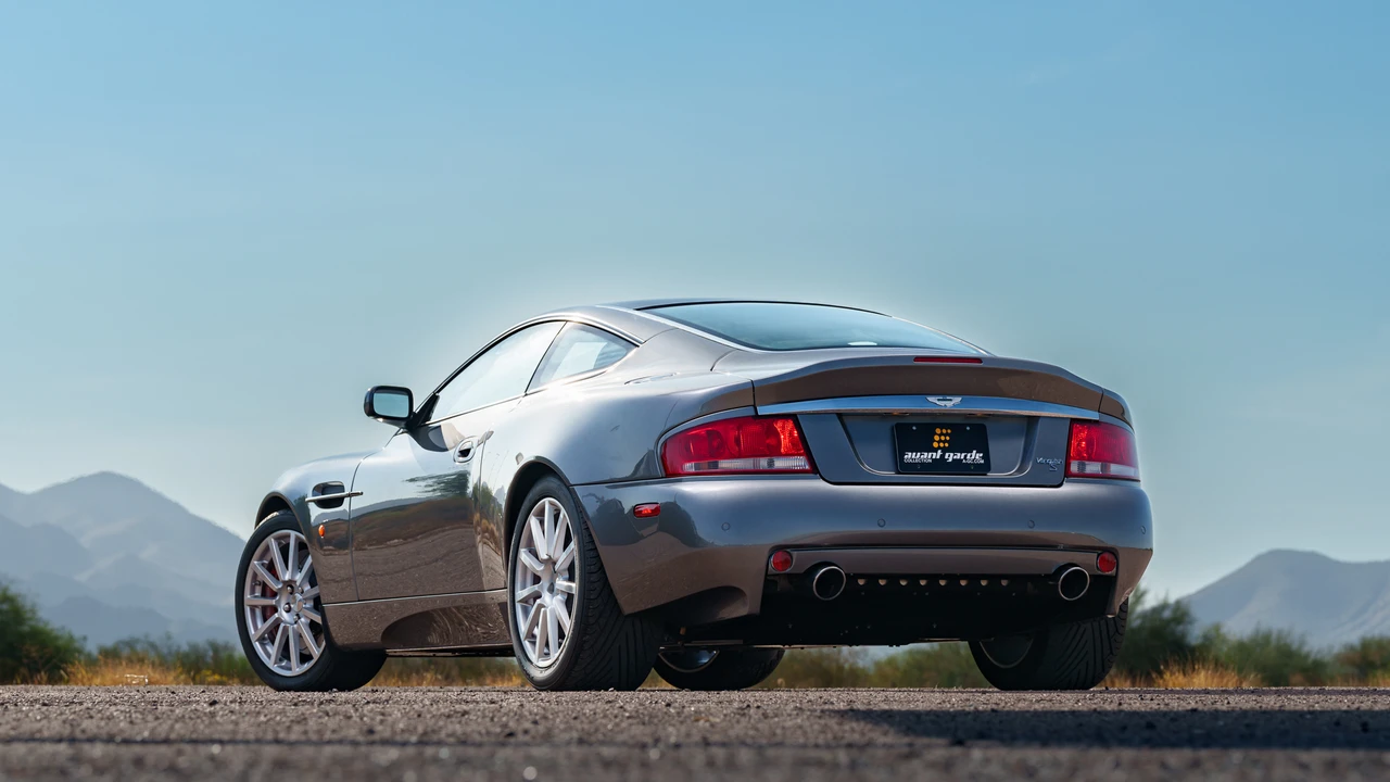 2005 Aston Martin Vanquish 1st Gen - Image 23 of 31