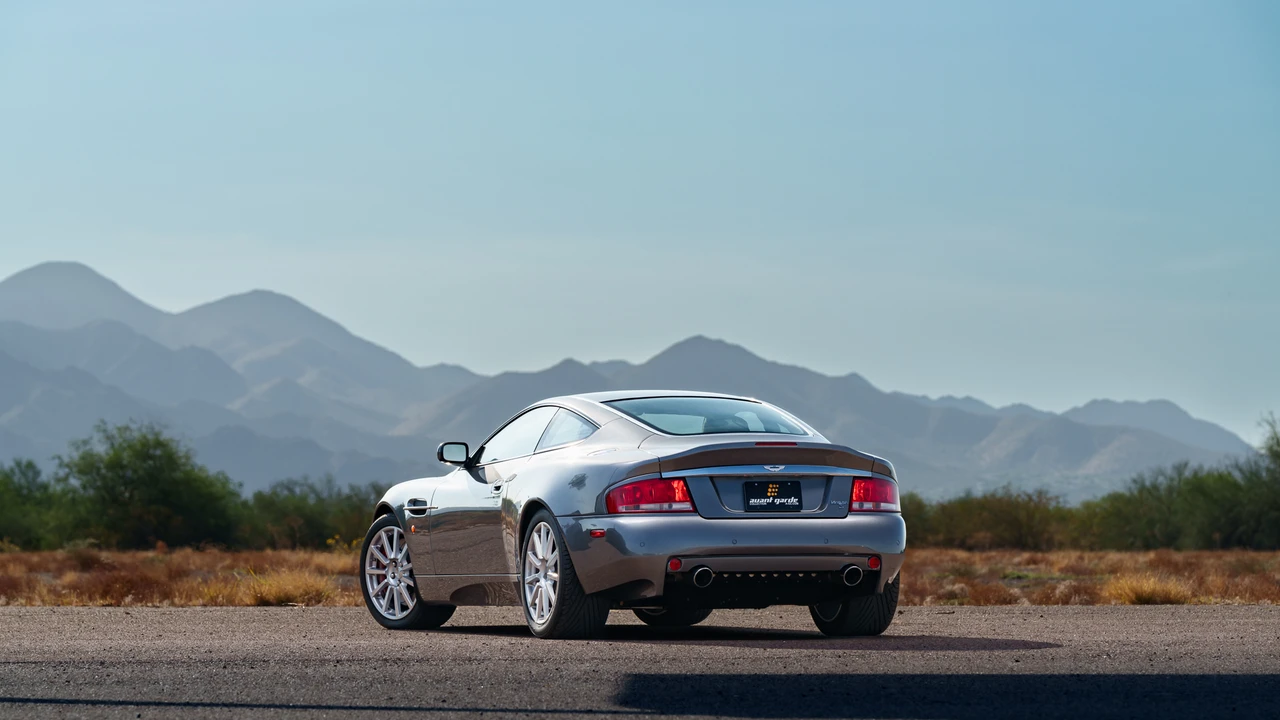 2005 Aston Martin Vanquish 1st Gen - Image 24 of 31
