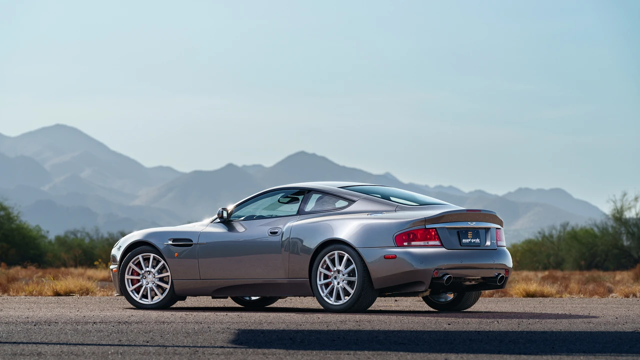 2005 Aston Martin Vanquish 1st Gen - Image 25 of 31