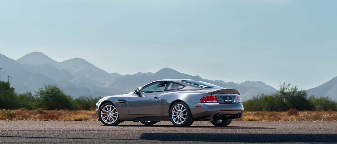 2005 Aston Martin Vanquish 1st Gen - Image 26 of 31