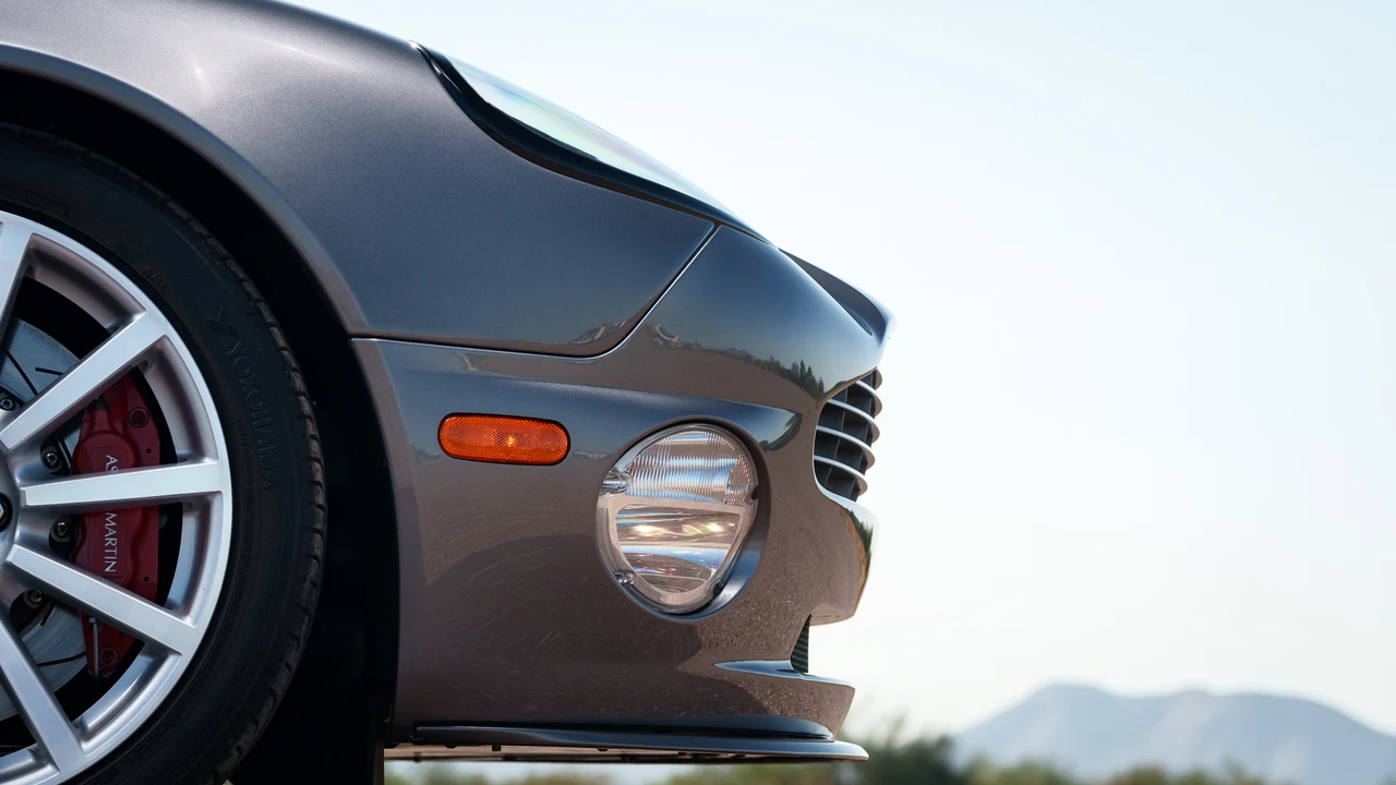 2005 Aston Martin Vanquish 1st Gen - Image 27 of 31