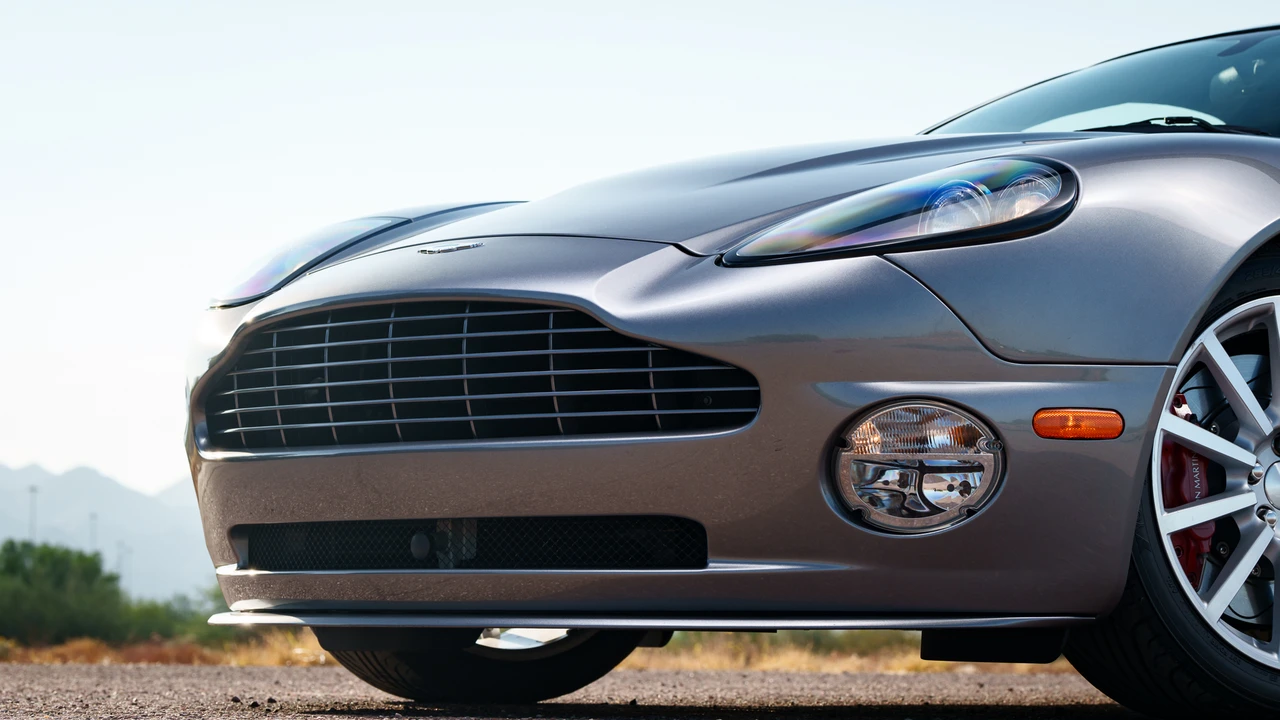 2005 Aston Martin Vanquish 1st Gen - Image 28 of 31