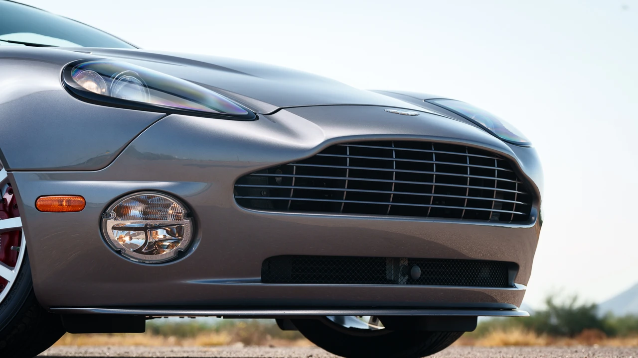 2005 Aston Martin Vanquish 1st Gen - Image 29 of 31