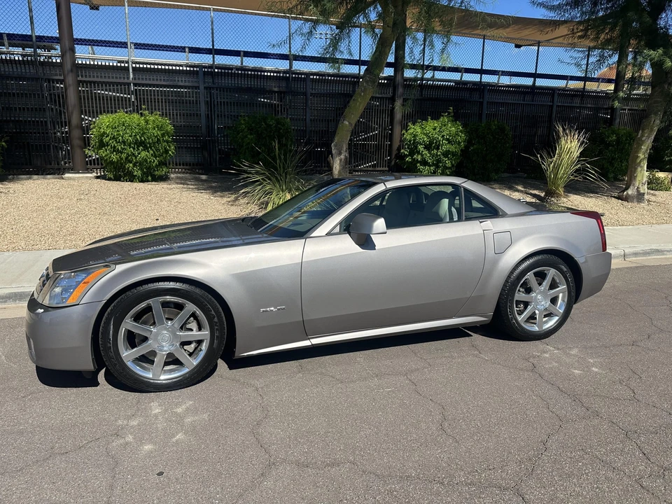 2005 Cadillac XLR - Image 26 of 31