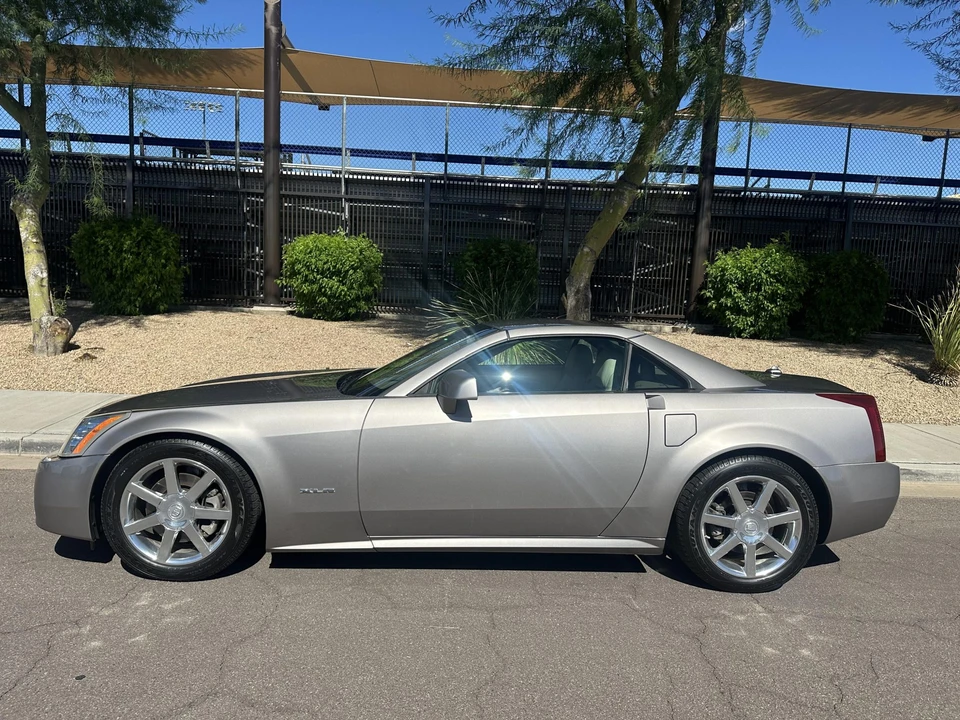2005 Cadillac XLR - Image 30 of 31