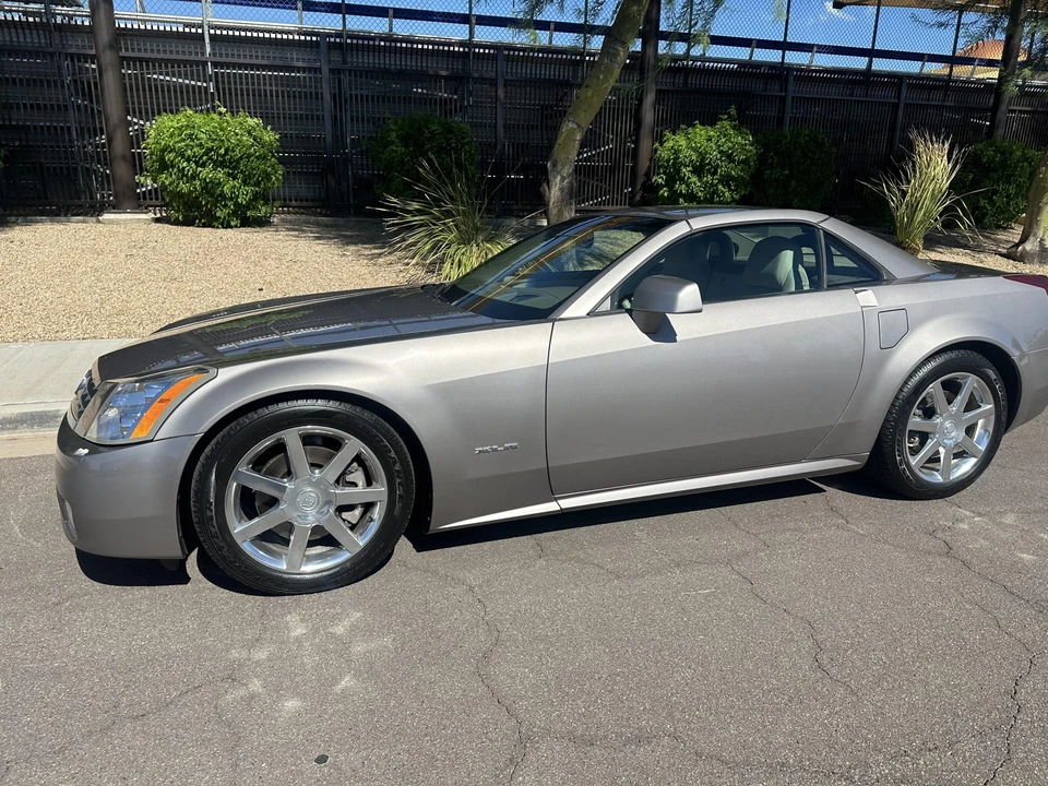 2005 Cadillac XLR - Image 20 of 31