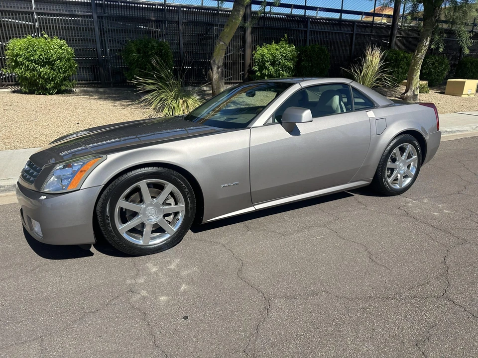 2005 Cadillac XLR - Image 22 of 31