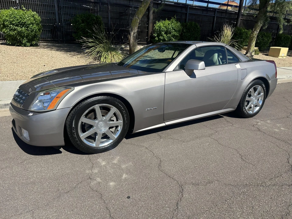 2005 Cadillac XLR - Image 25 of 31