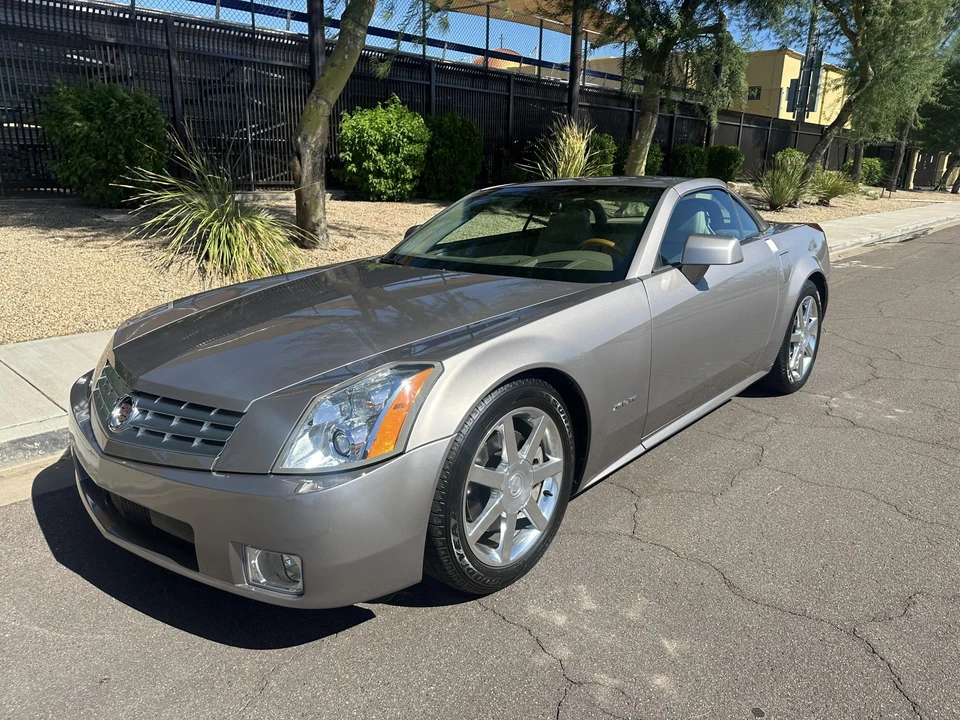 2005 Cadillac XLR - Image 19 of 31