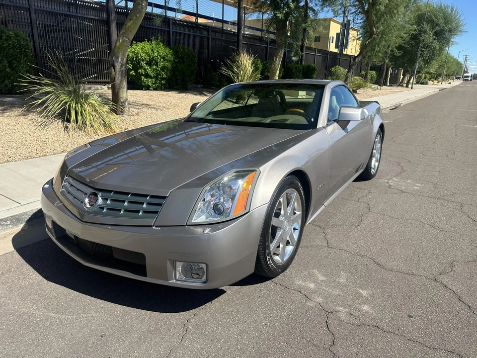 2005 Cadillac XLR - Image 16 of 31