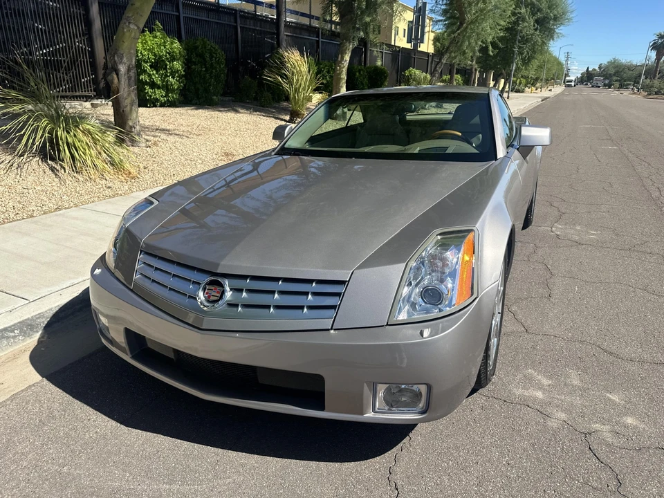 2005 Cadillac XLR - Image 13 of 31