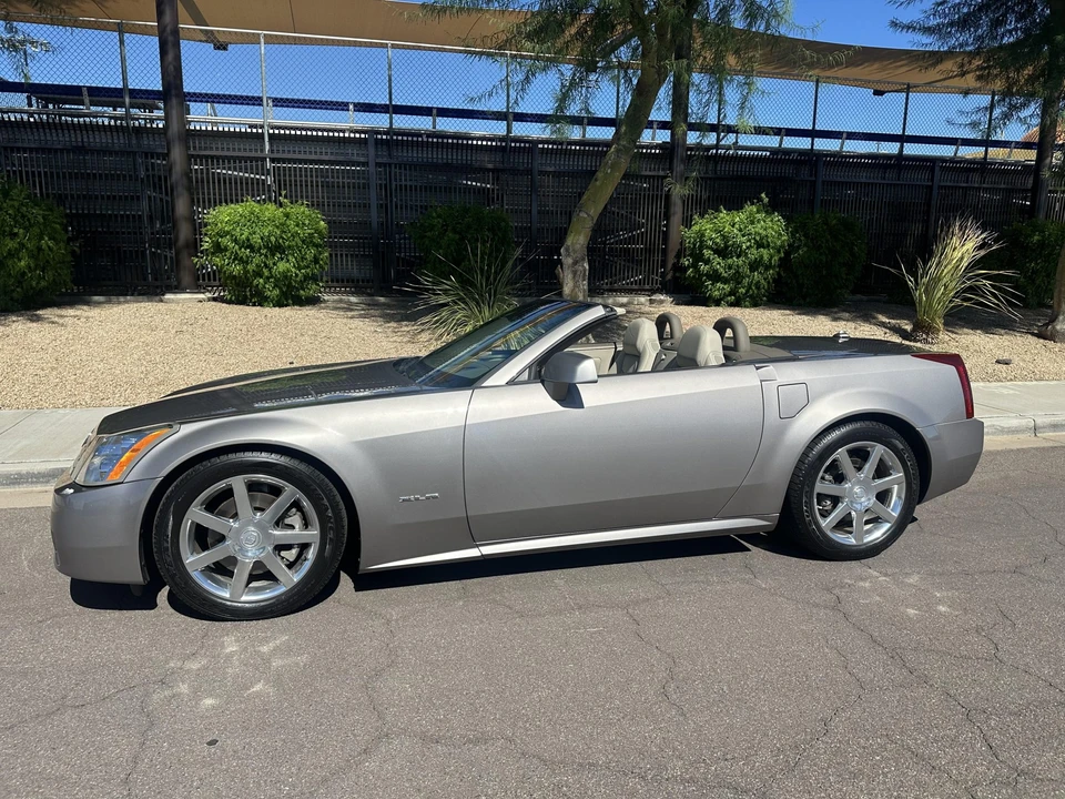 2005 Cadillac XLR - Image 4 of 31