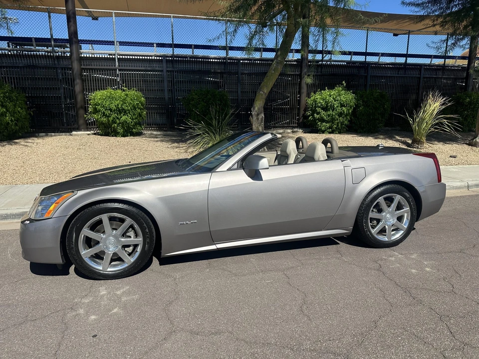 2005 Cadillac XLR - Image 5 of 31