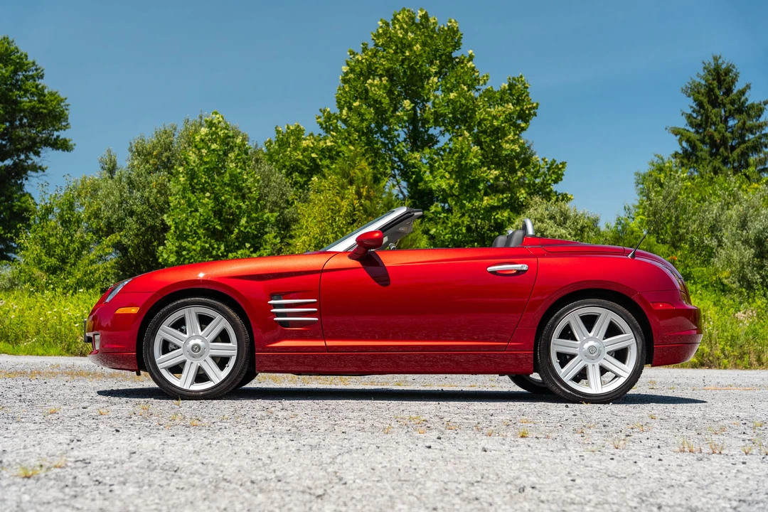 2005 Chrysler Crossfire - Image 19 of 31