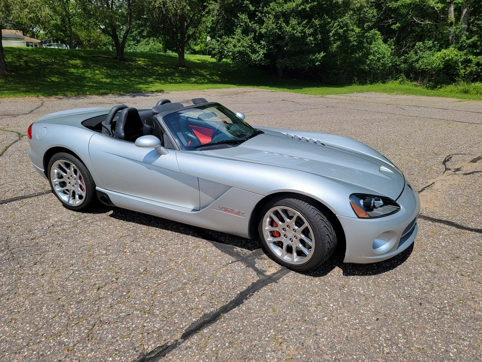 2005 Dodge Viper 3rd Gen - Image 9 of 31