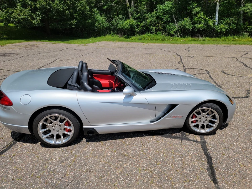 2005 Dodge Viper 3rd Gen - Image 11 of 31