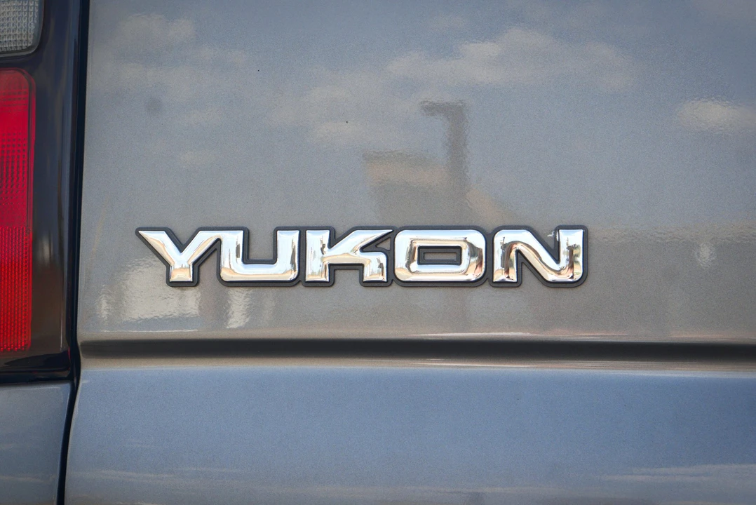 2005 GMC Yukon 2nd Gen - Image 30 of 31