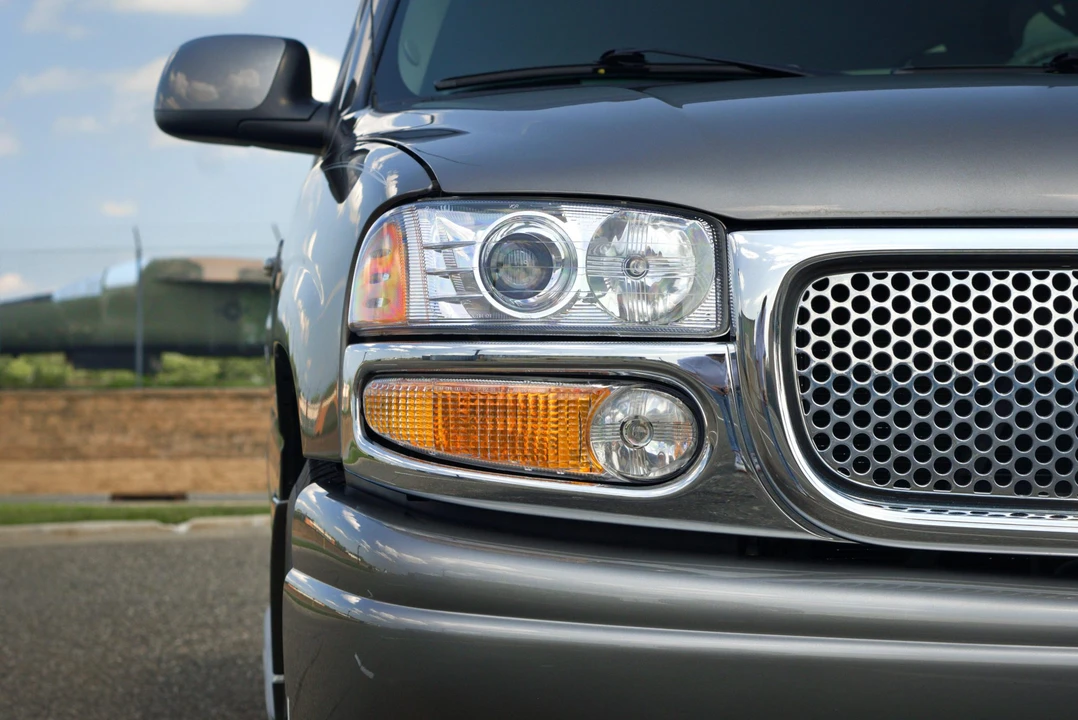2005 GMC Yukon 2nd Gen - Image 12 of 31