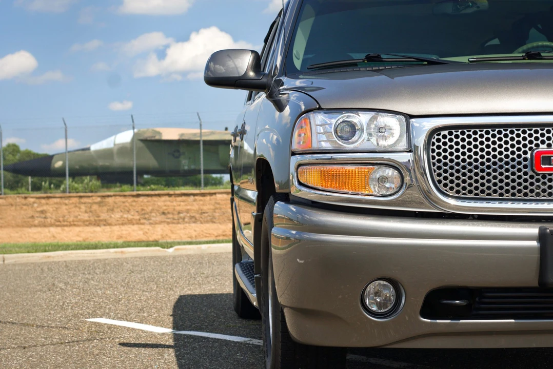 2005 GMC Yukon 2nd Gen - Image 11 of 31
