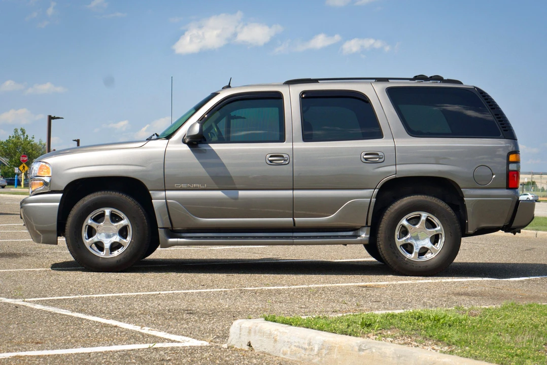 2005 GMC Yukon 2nd Gen - Image 4 of 31