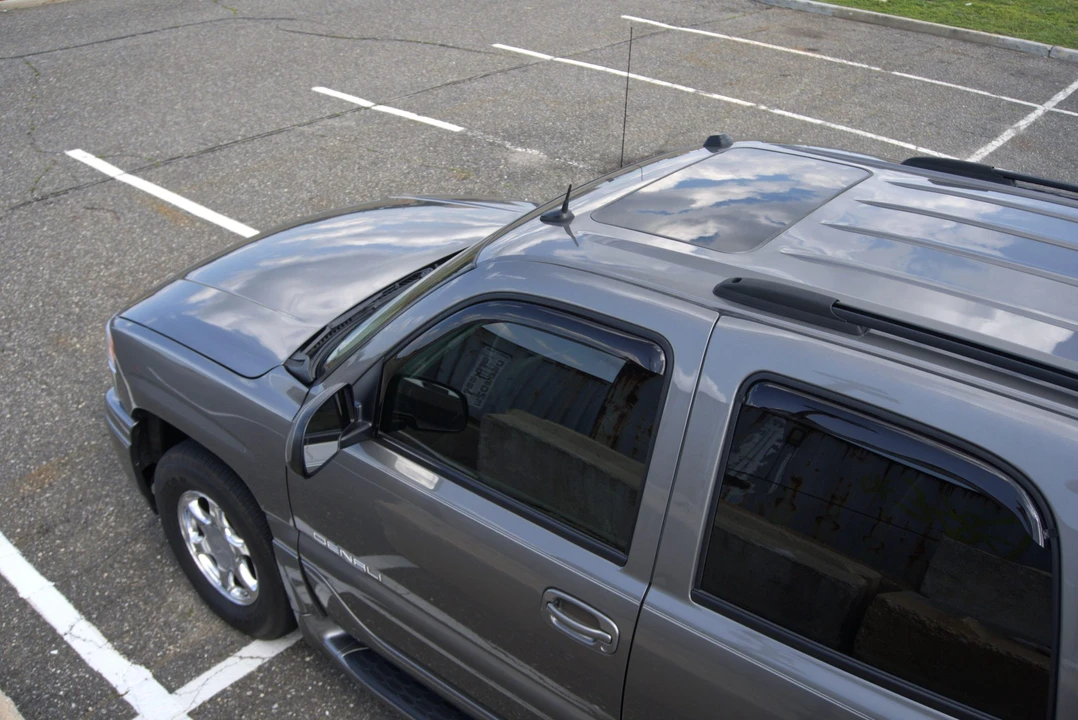 2005 GMC Yukon 2nd Gen - Image 21 of 31